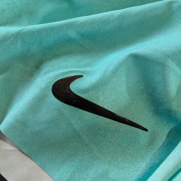 Nike Dry Fit Light Green An White Athletic Skort. Tennis /Golf NWT - Picture 2 of 4